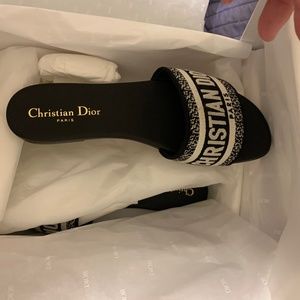 Christian Dior Dway Slides the code on the inside is MD0722381/2